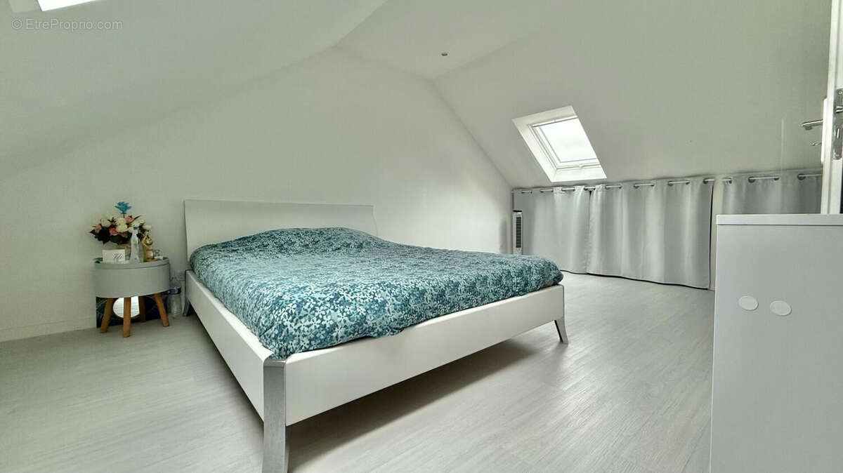 Maison à CORBEIL-ESSONNES