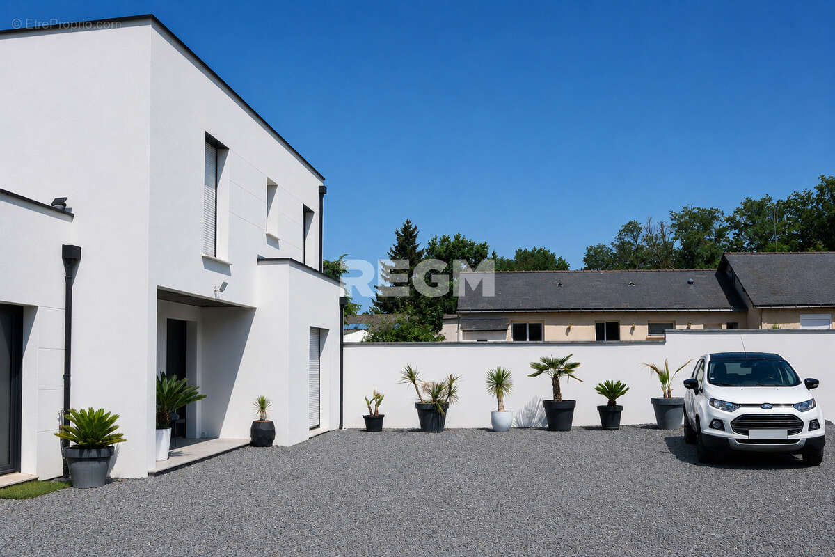 Maison contemporaine de 149 m2 avec piscine chauffée, suite parentale et climatisation   Varrains - photo 14