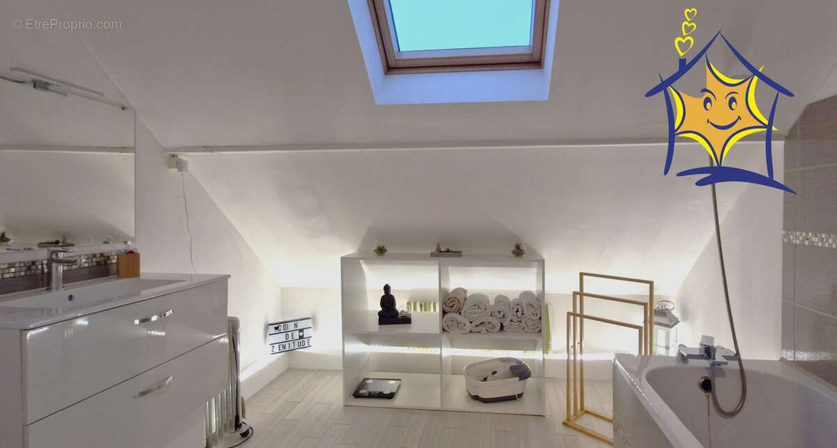 Maison à LE COUDRAY-MONTCEAUX