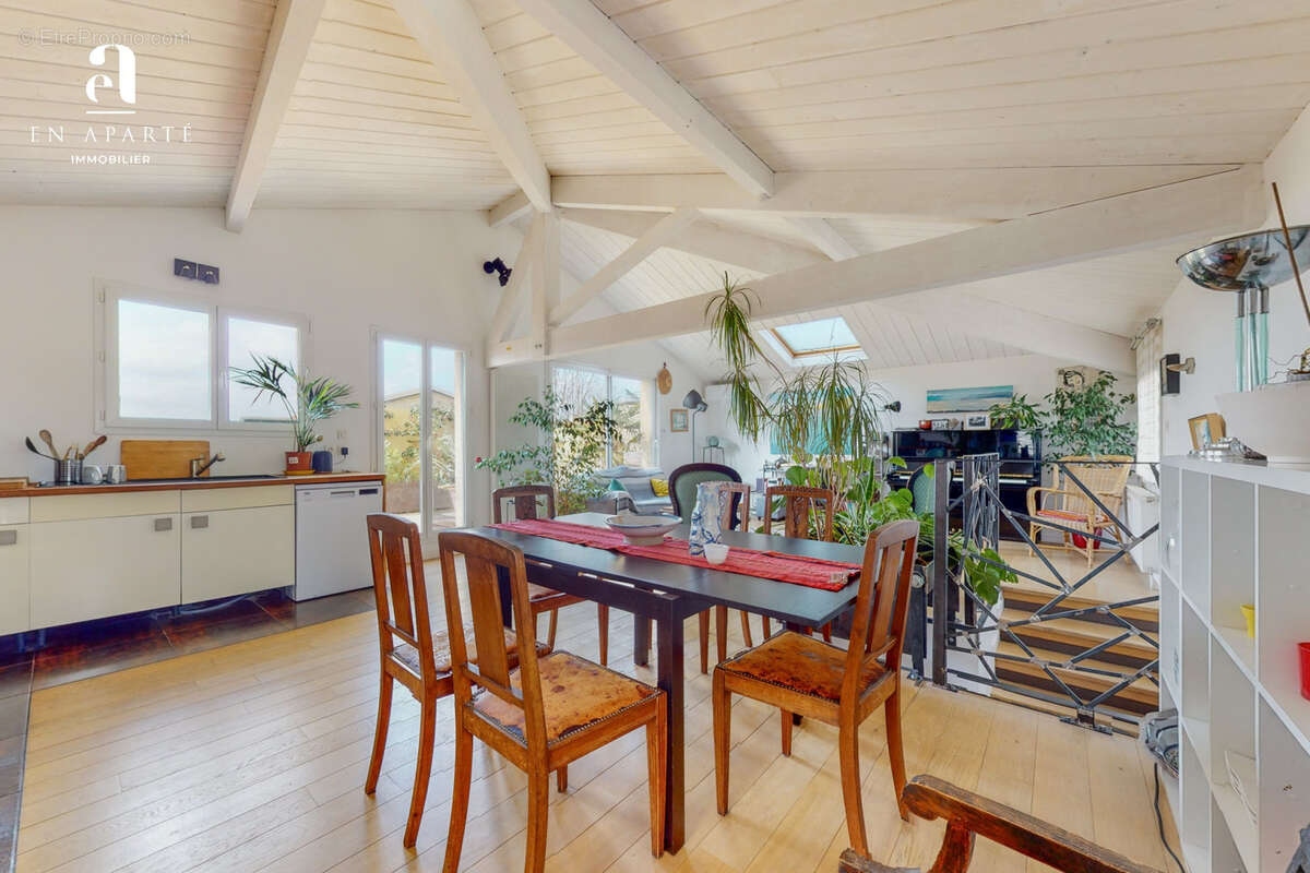 Appartement à SAINT-GENIS-LES-OLLIERES