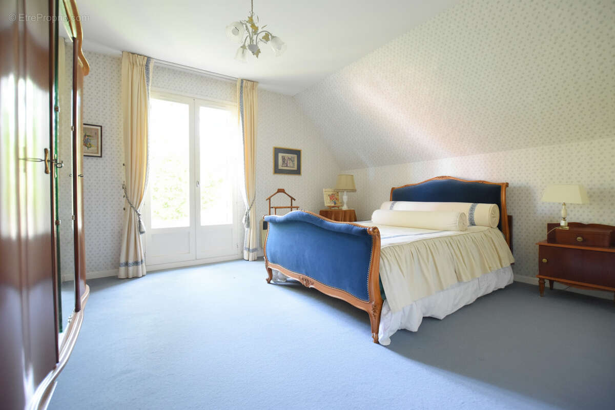 Maison à LES ESSARTS-LE-ROI
