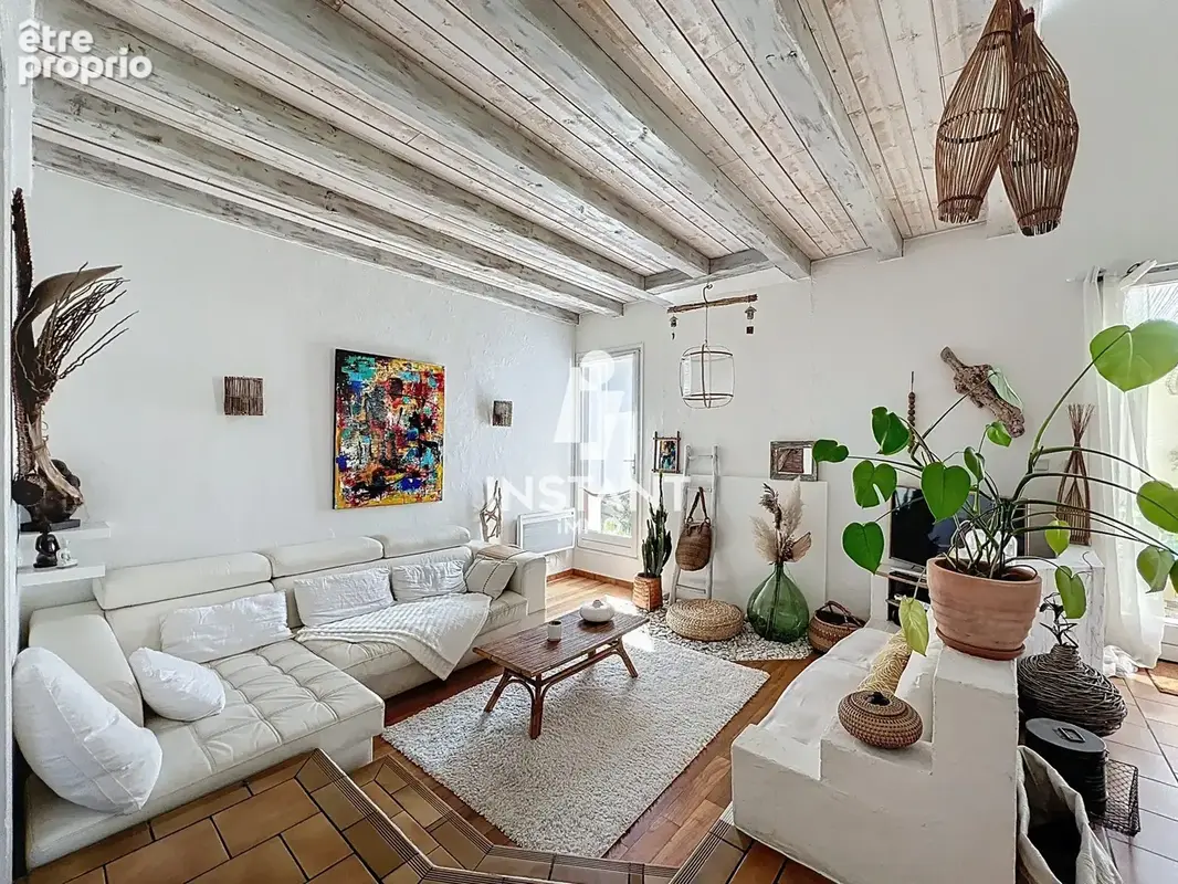 Maison 156 m² à Sainte-Genevieve-Des-Bois  - photo 1