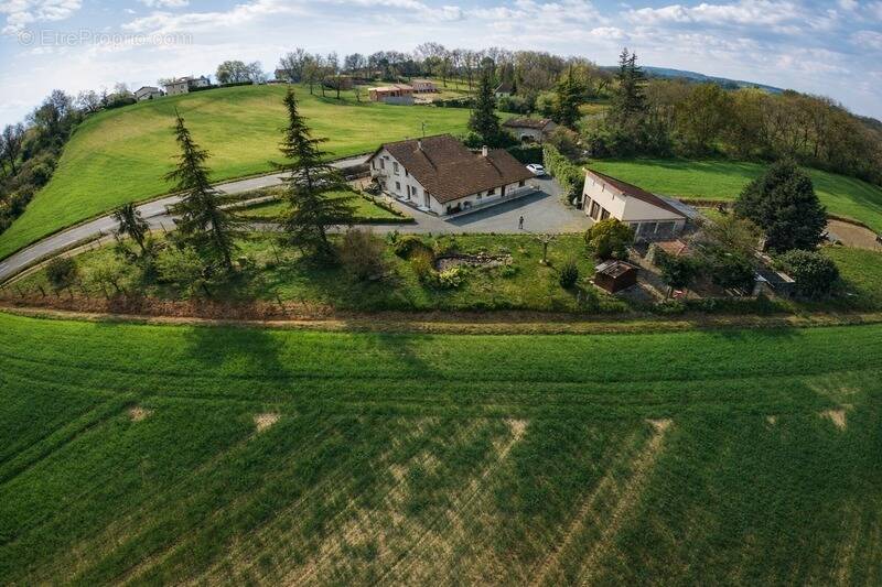 Maison à LABESSIERE-CANDEIL