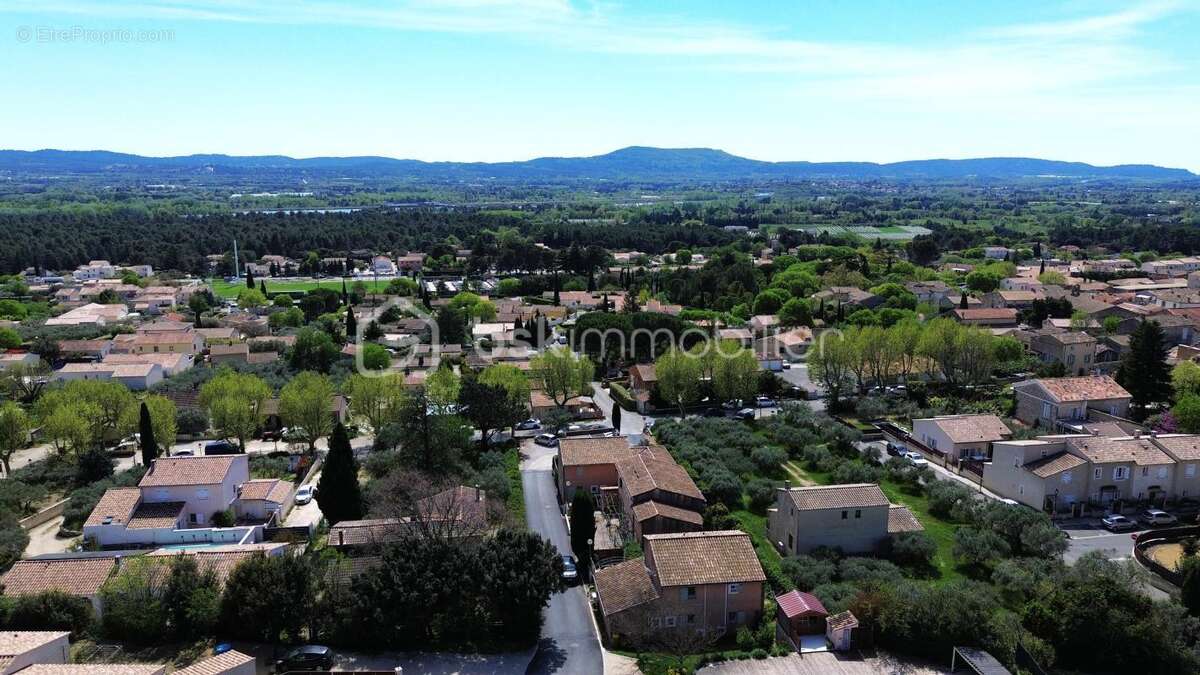 A vendre terrain constructible et viabilisé de 567 m2  , au pied du Luberon , très au calme , sur Mérindol - photo 7