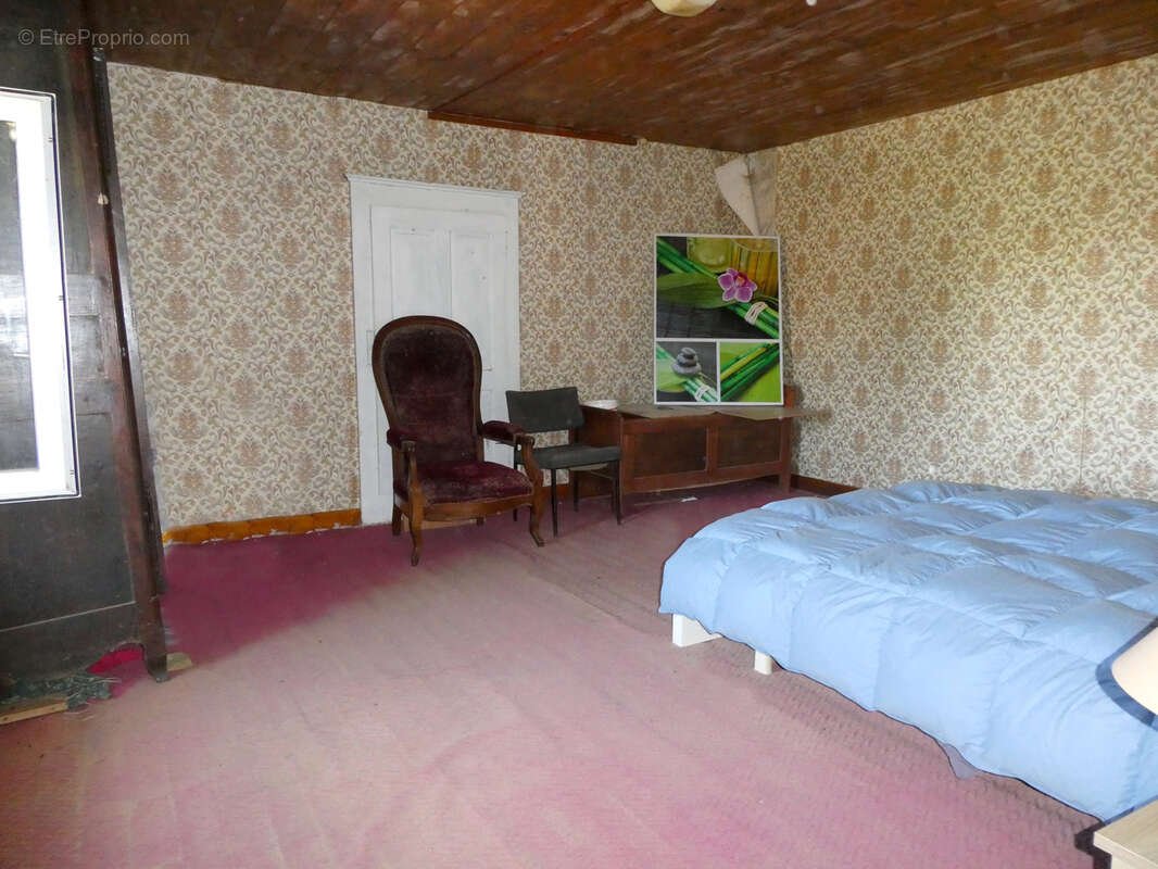 Maison à SAINT-CLEMENT-LES-PLACES