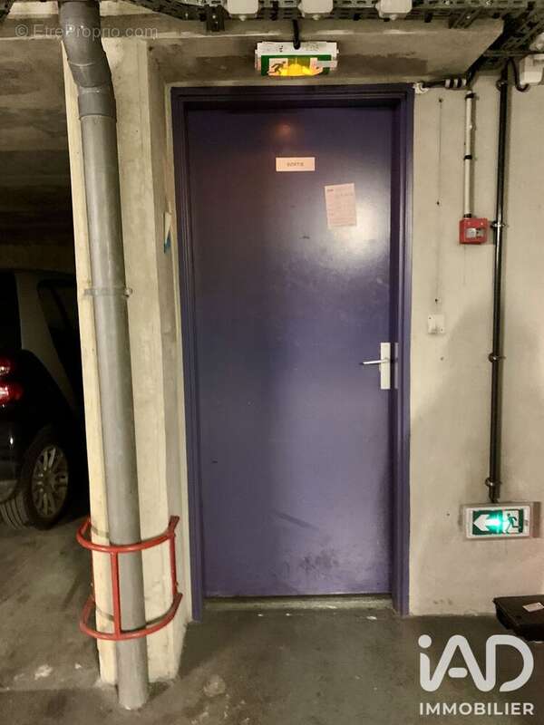 Photo 3 - Parking à PARIS-9E