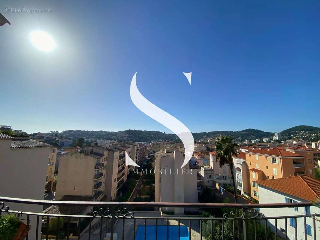 Appartement à VALLAURIS