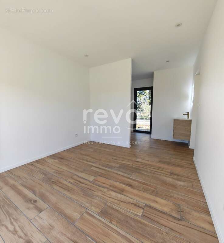 Maison à SAINT-JEAN-DE-THURIGNEUX