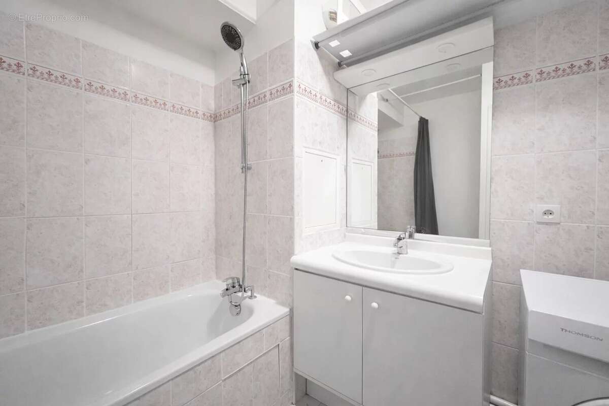 Appartement à COURBEVOIE