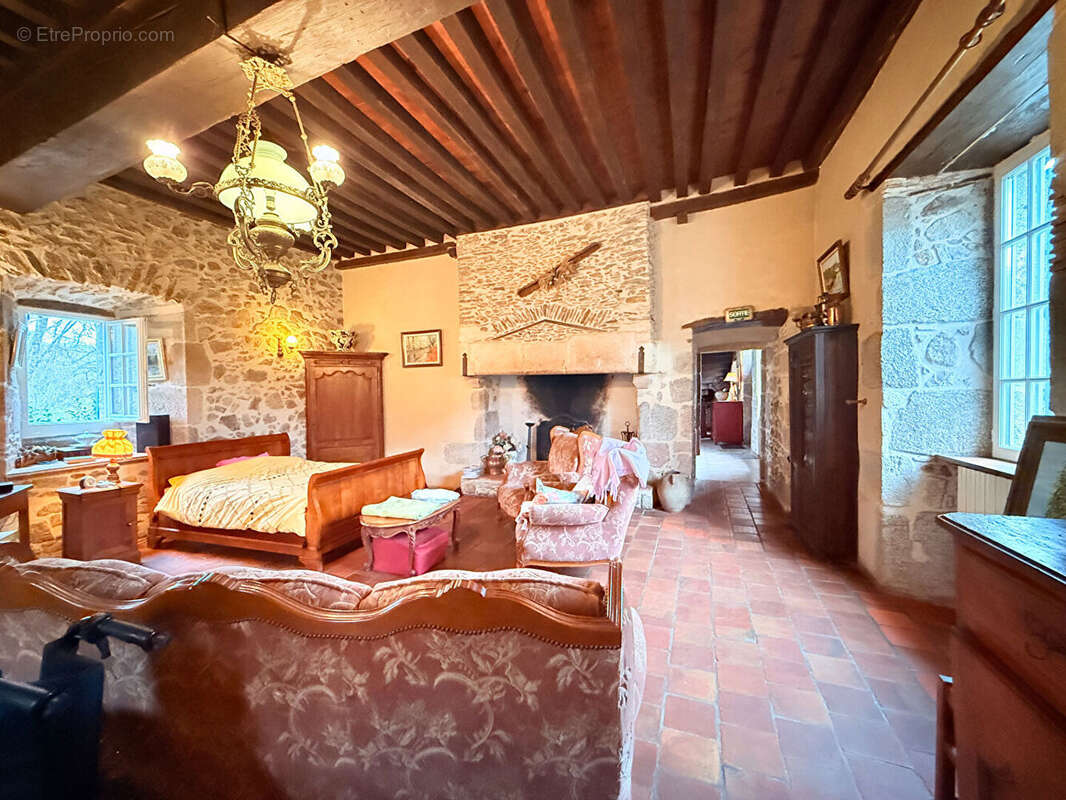 Maison à BUSSEROLLES