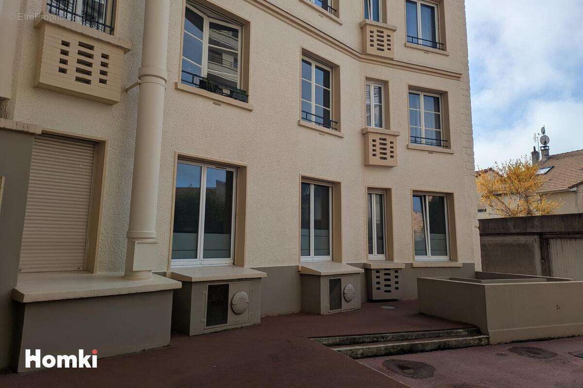 Appartement à LA GARENNE-COLOMBES