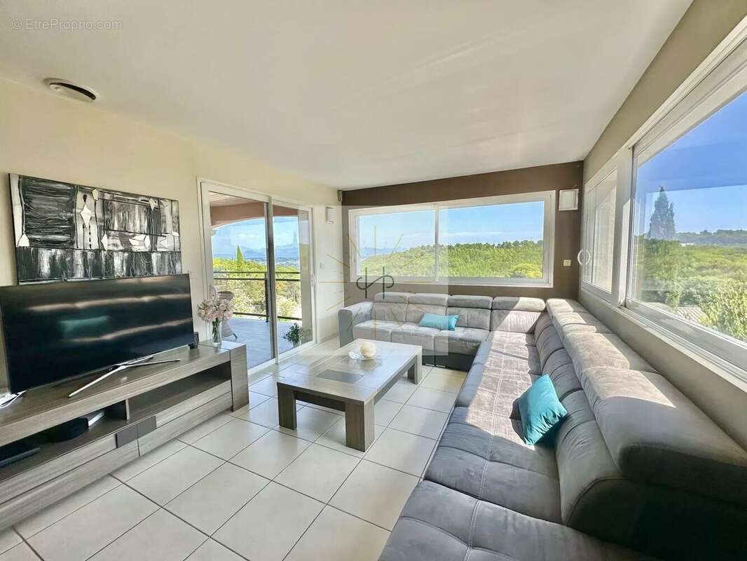 Maison à MONTELIMAR