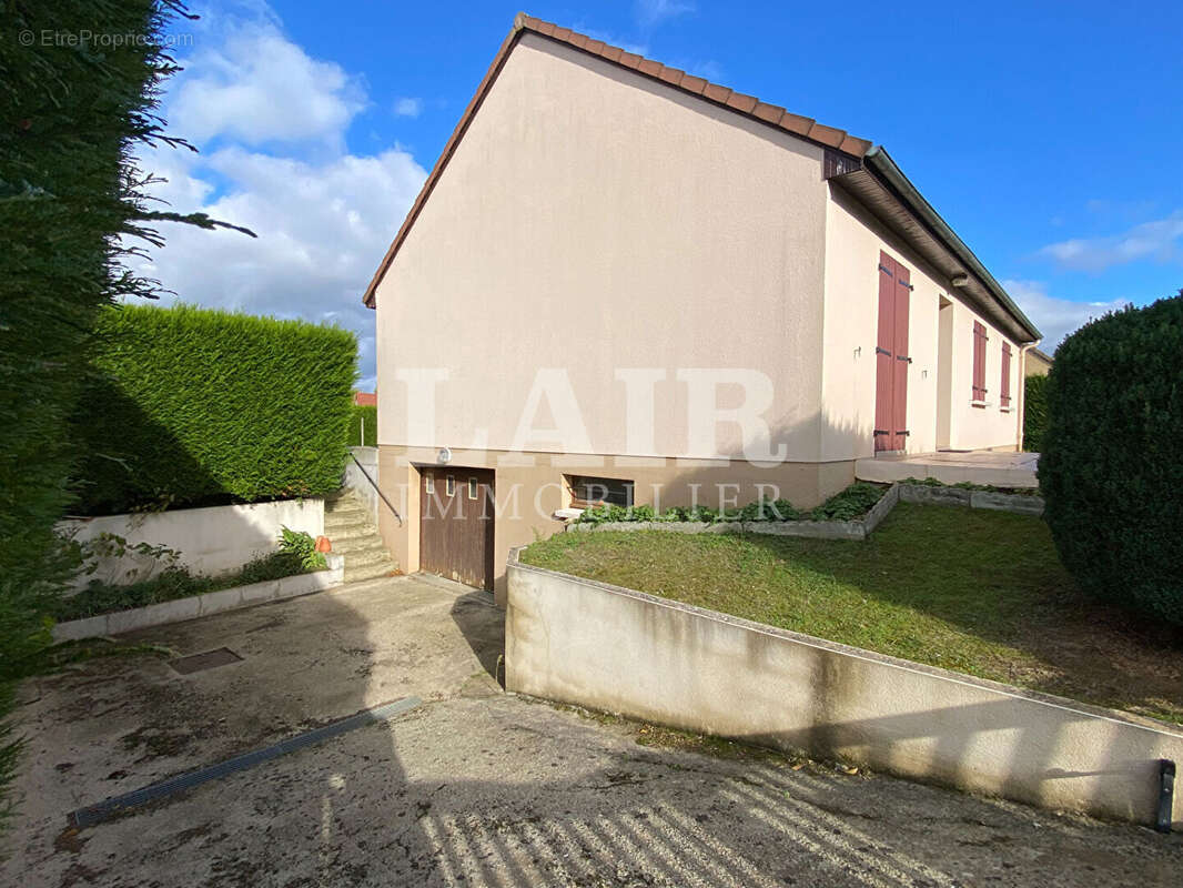 Maison à SAINT-PIERRE-DES-NIDS