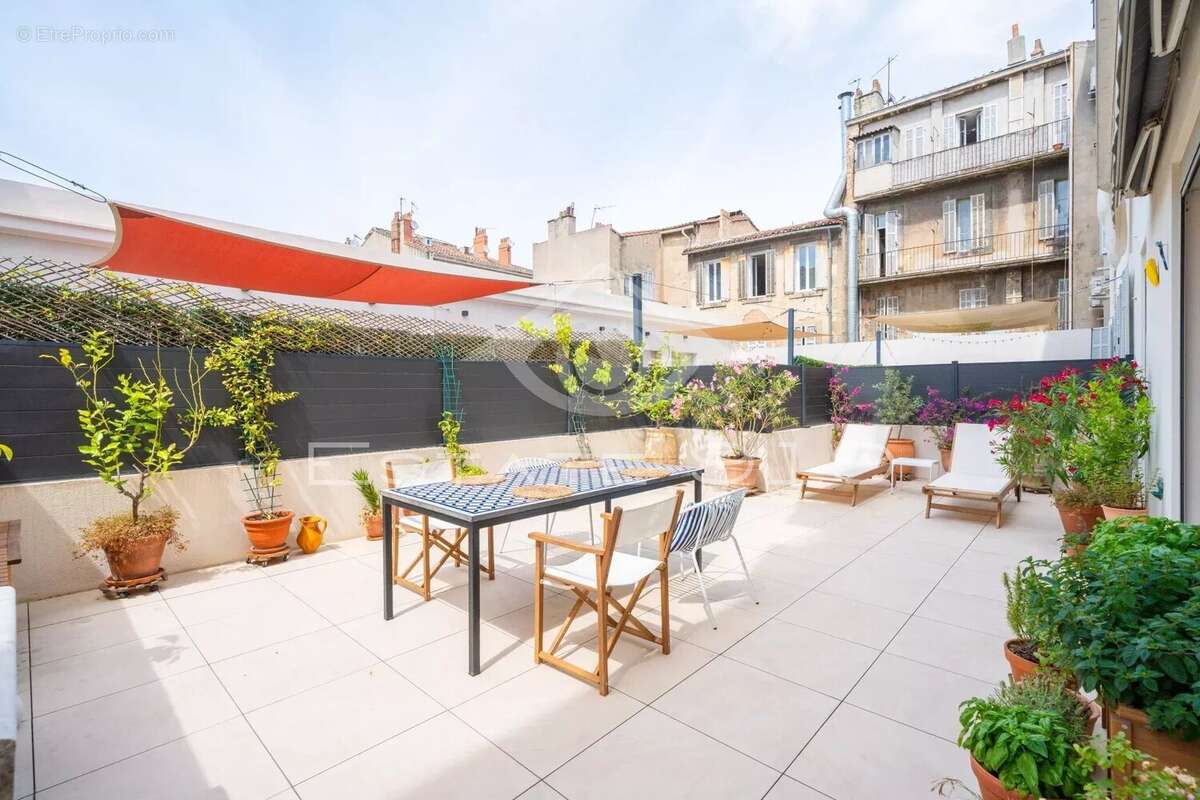 Appartement à MARSEILLE-4E