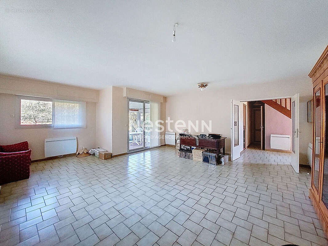 Maison à SAINTE-LUCE-SUR-LOIRE