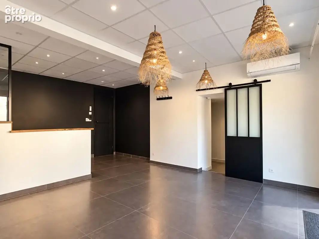 MONTCHENOT ENSEMBLE IMMOBILIER : Local commercial de 28m² et Maison de 190m² - photo 1