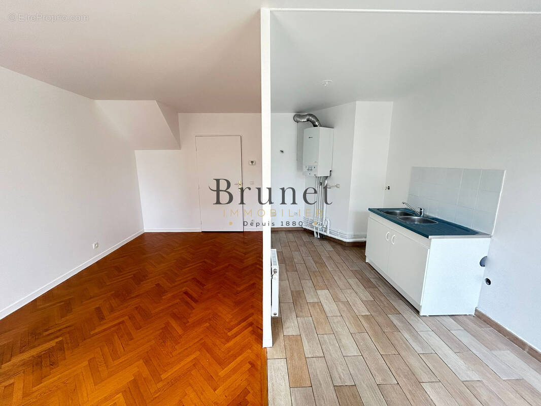 Appartement à SAINT-MAUR-DES-FOSSES