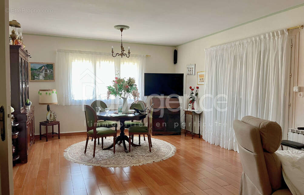 Maison à MESCHERS-SUR-GIRONDE