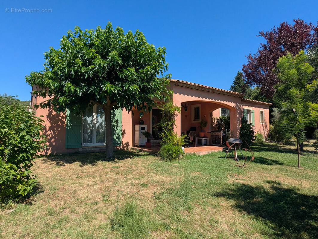 Maison à VILLECROZE
