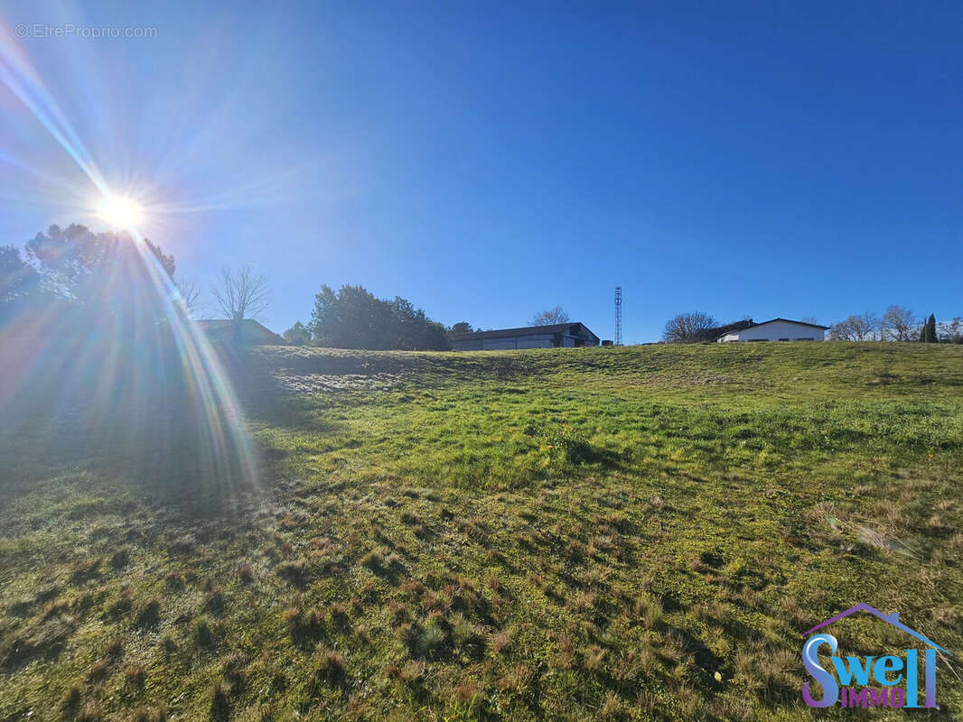 Terrain à LEVIGNACQ