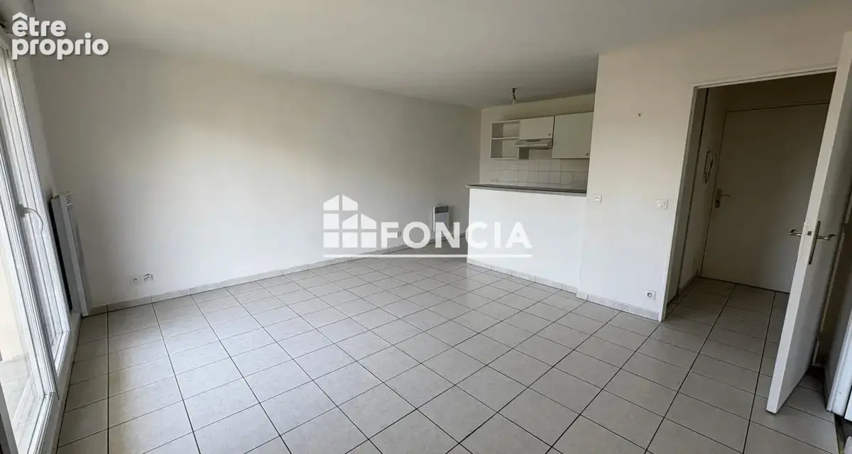 Proche RER - 2 pièces avec balcon et parking - photo 3