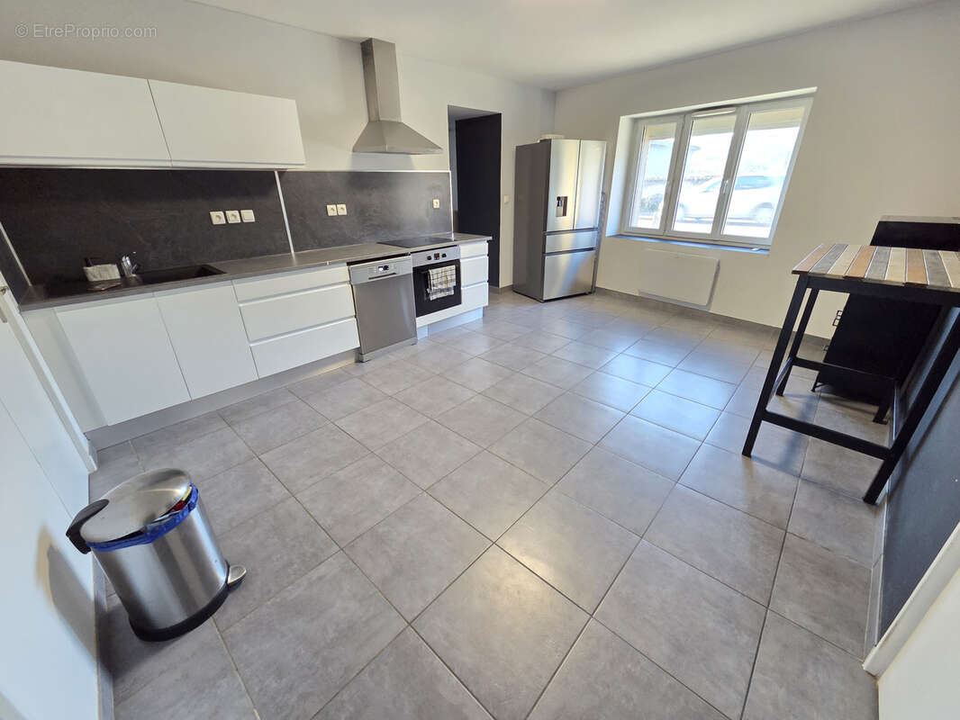 Appartement à REVENTIN-VAUGRIS