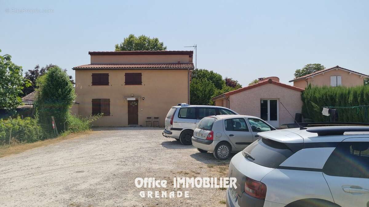 Maison 206 m² à Ondes  - photo 2