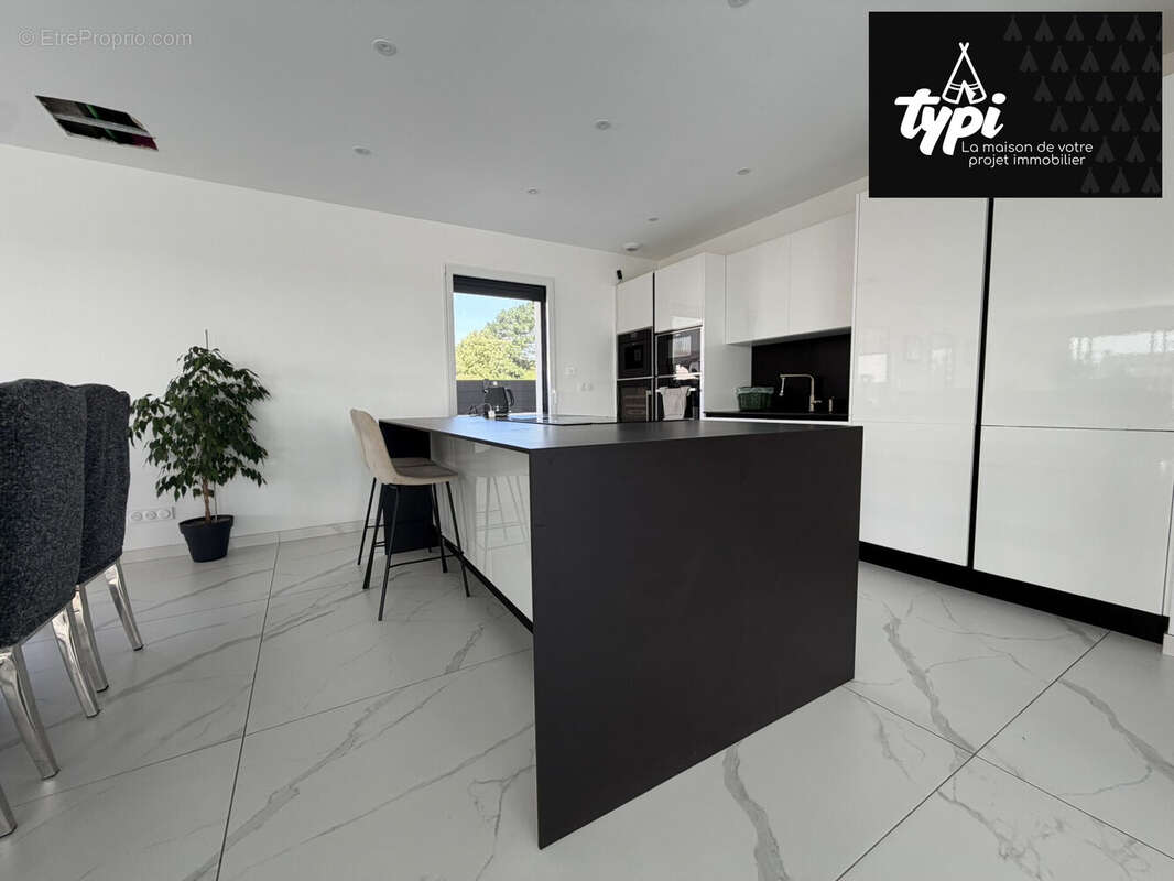 Maison 266 m² à Guidel  - photo 4