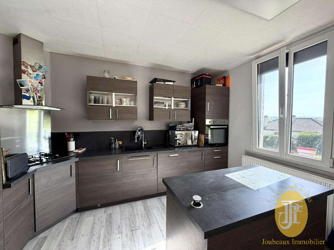 Maison à LA CHAPELLE-REANVILLE