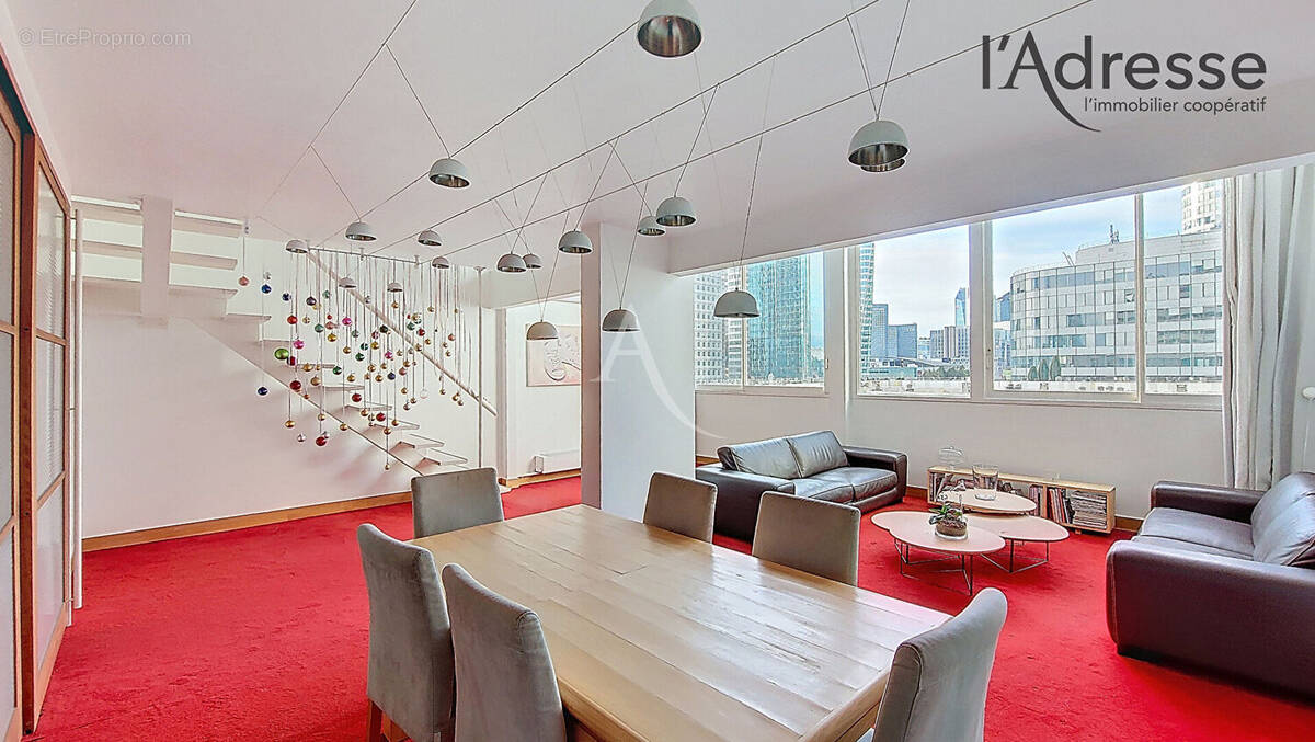 Appartement à COURBEVOIE