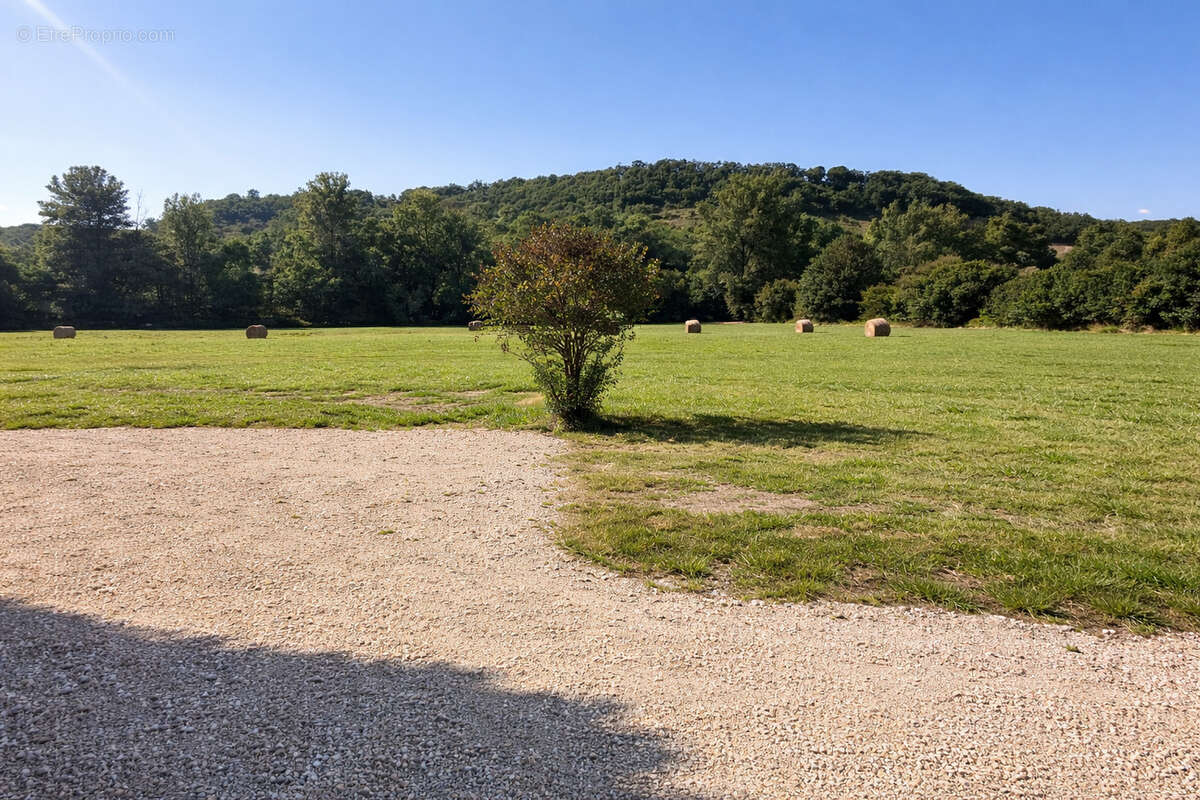Maison à MONTAIGU-DE-QUERCY