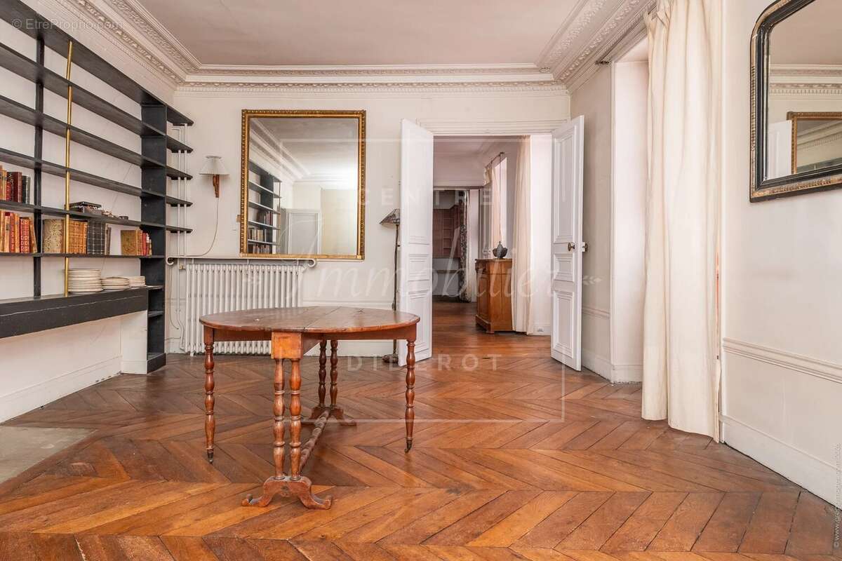 Appartement à PARIS-11E