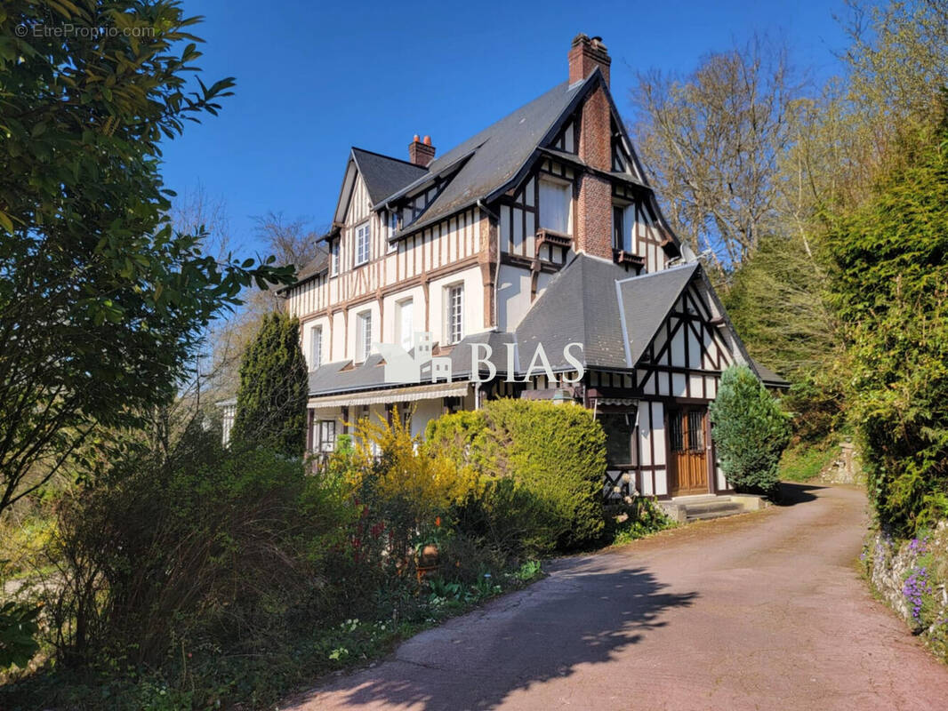 Autre à SAINT-PIERRE-DE-VARENGEVILLE