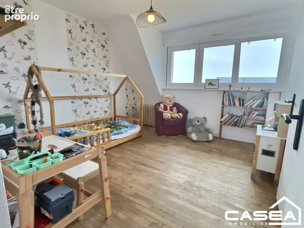 Maison 9 pièces 204 m² à vendre à Ploneour-Lanvern (29720) - photo 9
