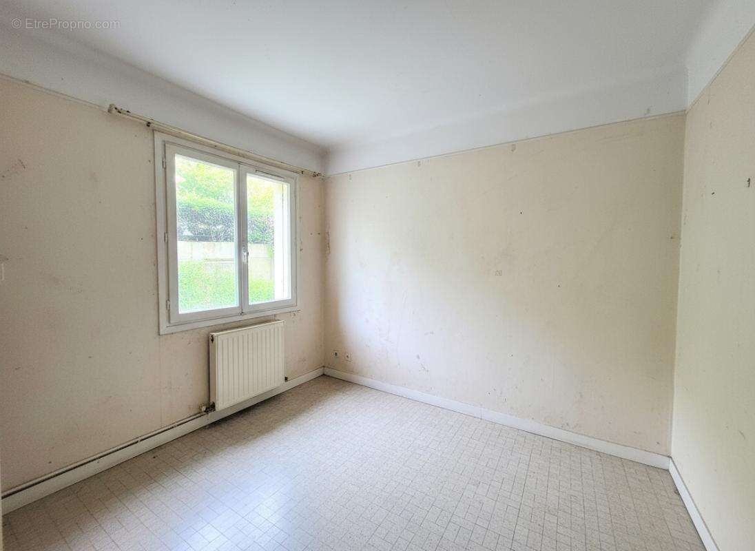 Appartement à VILLE-D'AVRAY