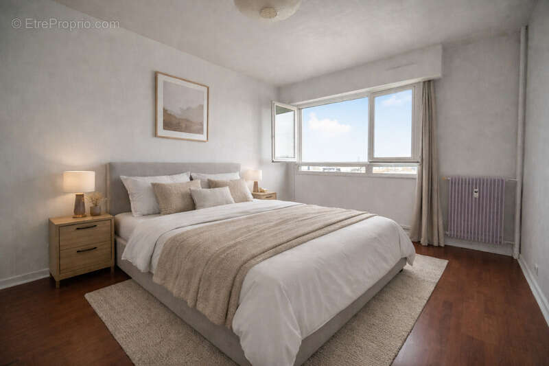 Appartement T3 rénové de 70 m² Nîmes centre - photo 3