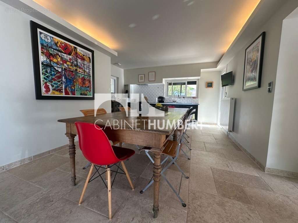 Maison à LA TOUR-EN-JAREZ