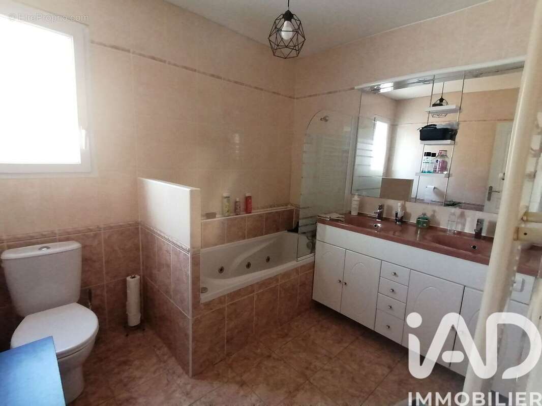 Photo 8 - Maison à CUERS