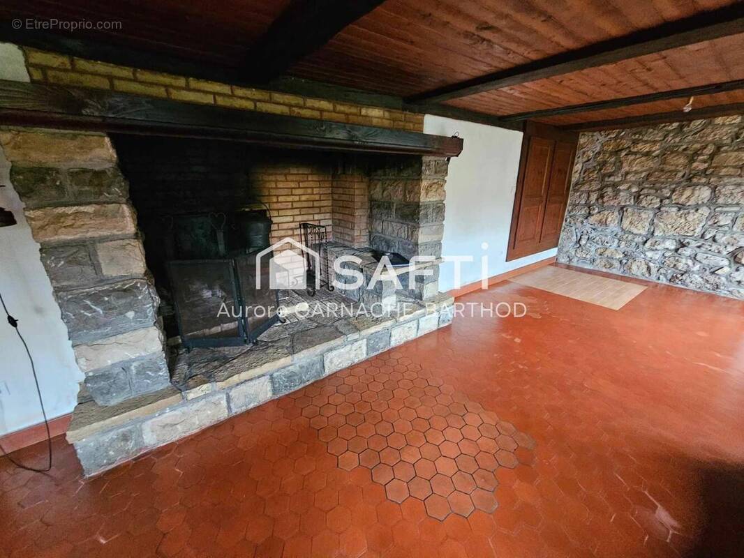 Photo 1 - Maison à LES COMBES