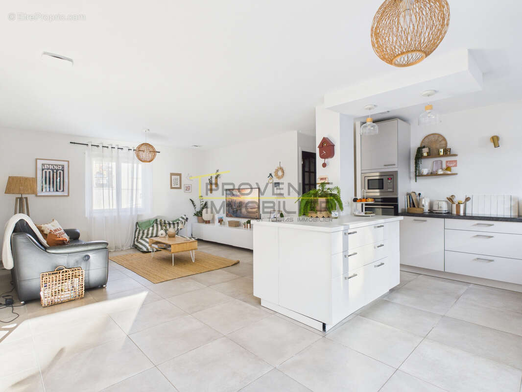 Maison à MONTELIMAR