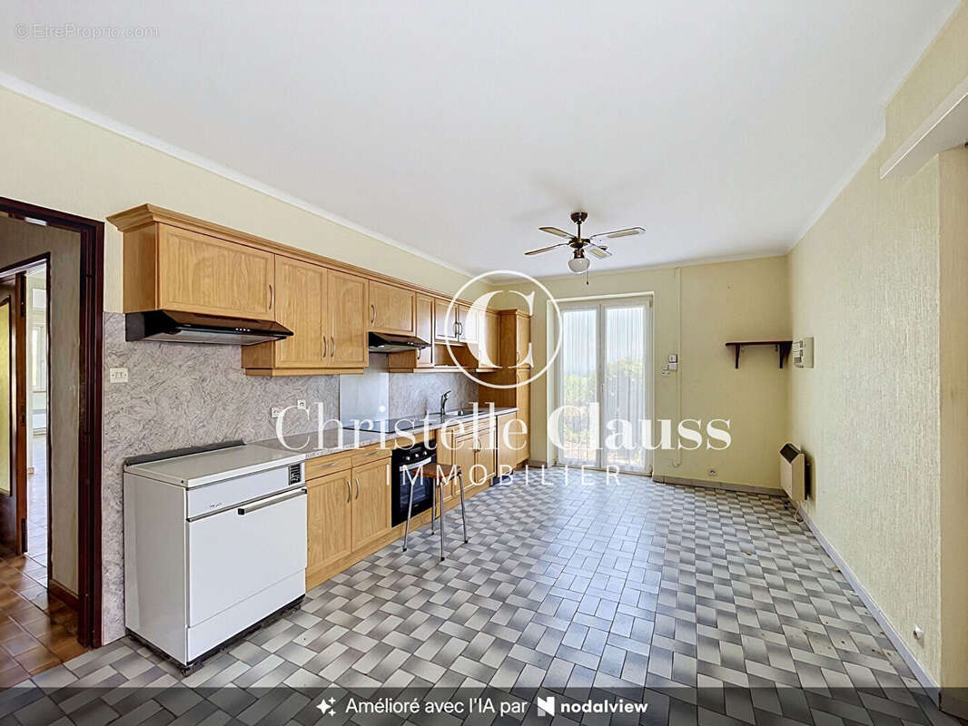 Maison Saint Hippolyte 217 m2 - photo 8