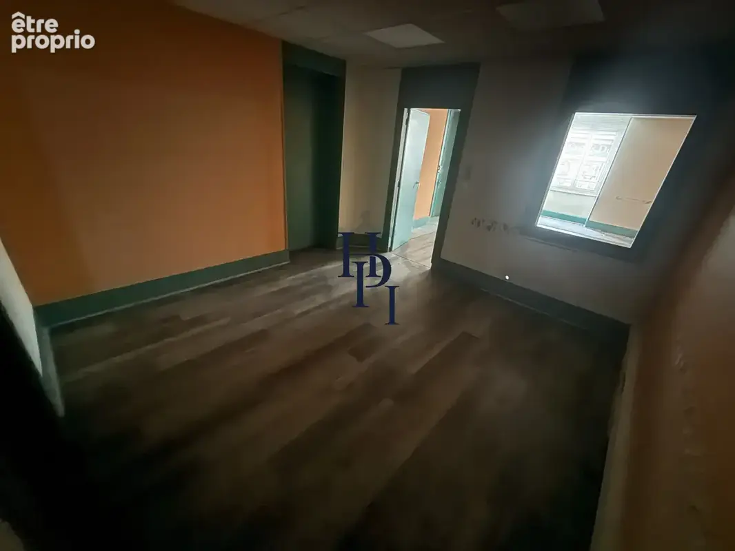 Vente local professionnel ou appartement en rez-de-chaussée Saint Affrique centre-ville - photo 3