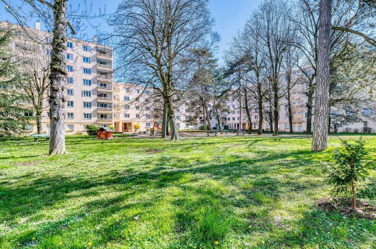 Appartement à SAINTE-FOY-LES-LYON