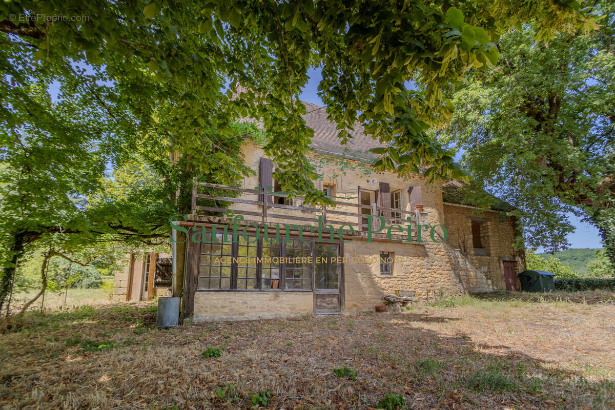 A 10 km au sud-ouest de Sarlat, vallée de la Dordogne - photo 15