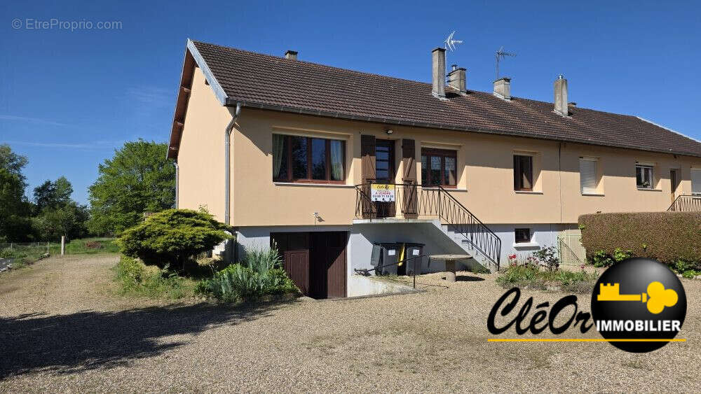 Maison à PIERRE-DE-BRESSE