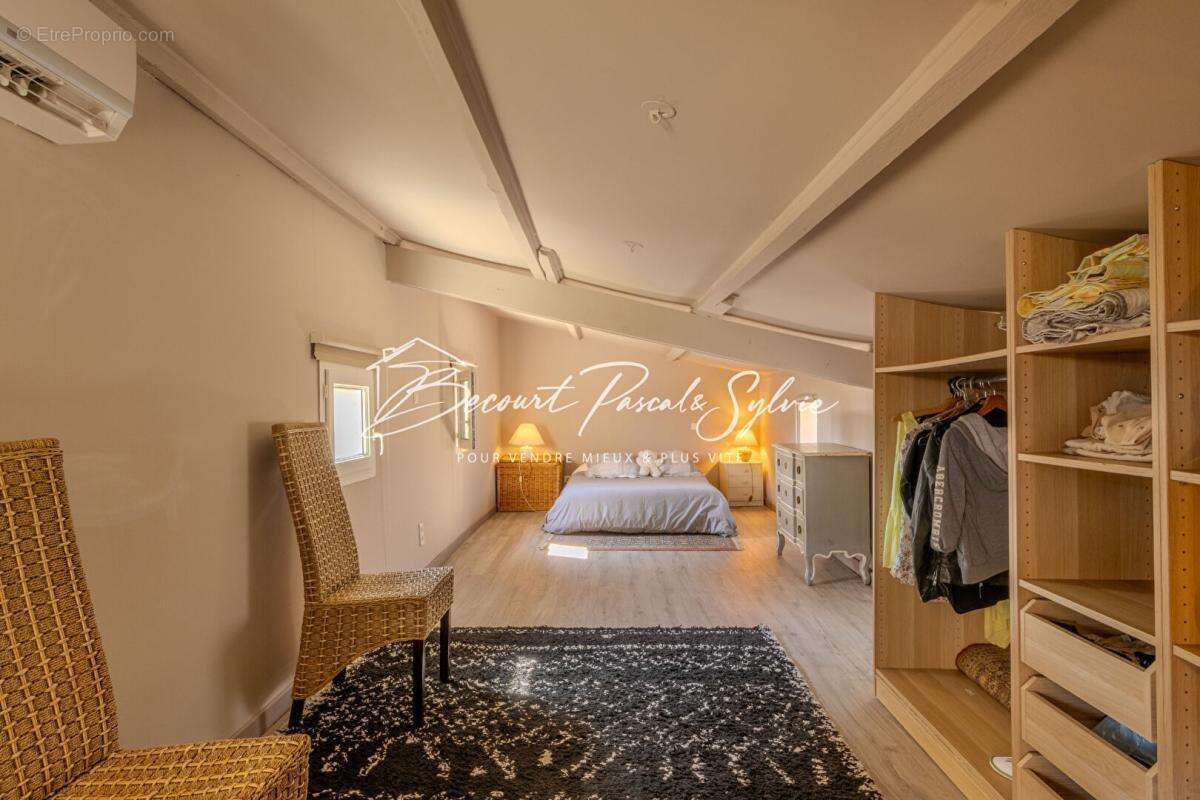 Maison + revenu locatif + espace pro : un bien qui change les règles ! - photo 16