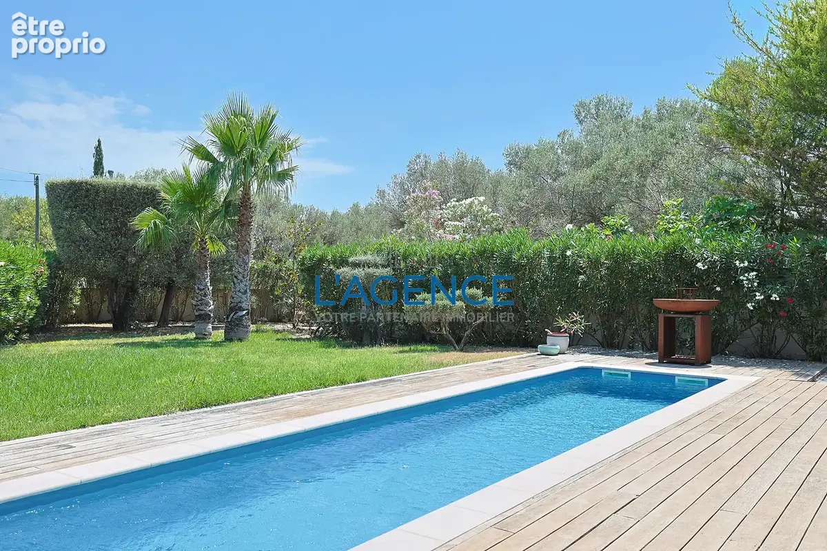 Villa d'architecte de 163 m2 exposée au Sud, avec piscine et terrain arboré, sans vis à vis - photo 2
