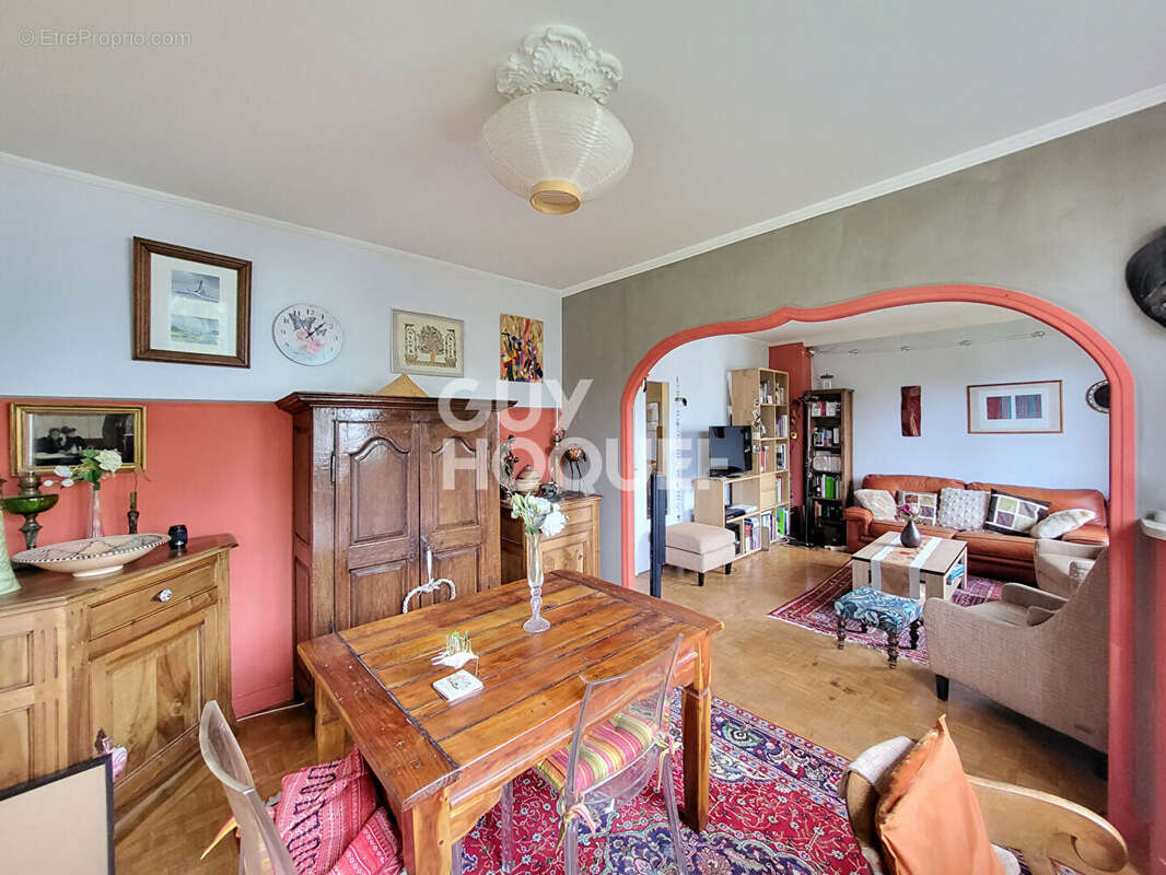 Appartement à LA CELLE-SAINT-CLOUD