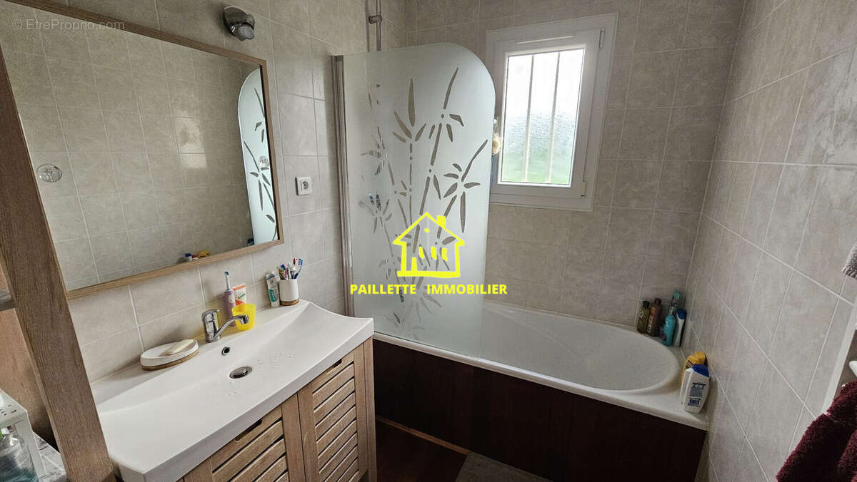 Maison à SAINT-MACLOU-LA-BRIERE