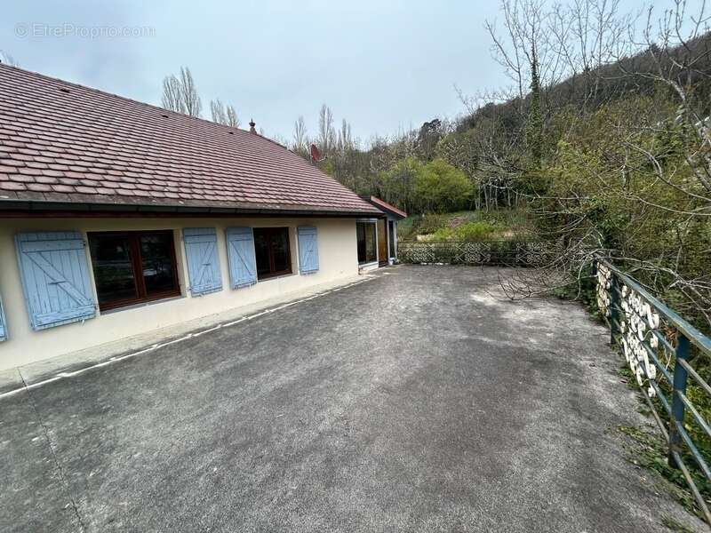 Maison à BRISON-SAINT-INNOCENT